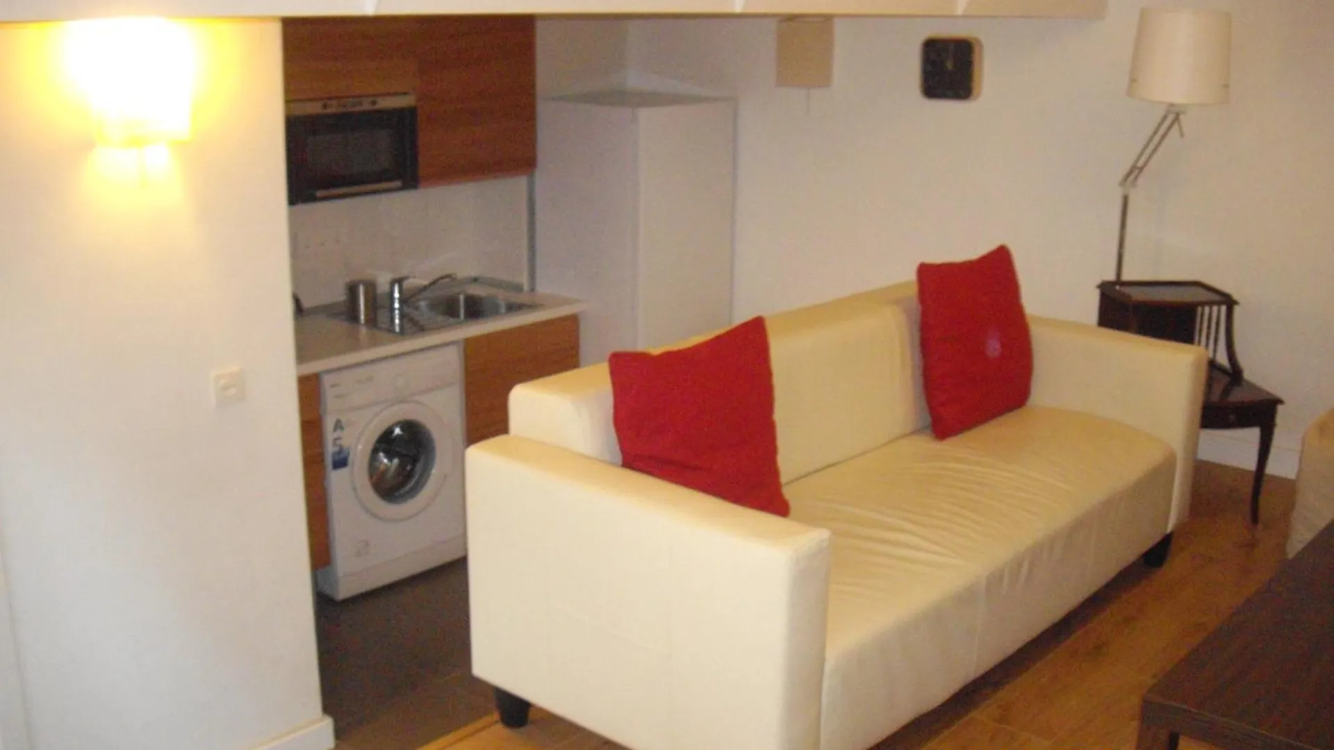 Apartamentos Clavero Малага