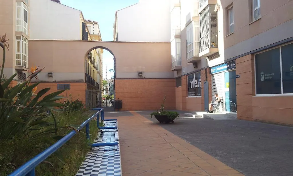 Apartamentos Clavero Малага Апартаменты