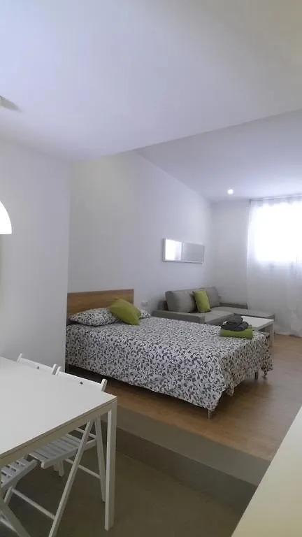 Апартаменты Apartamentos Clavero Малага