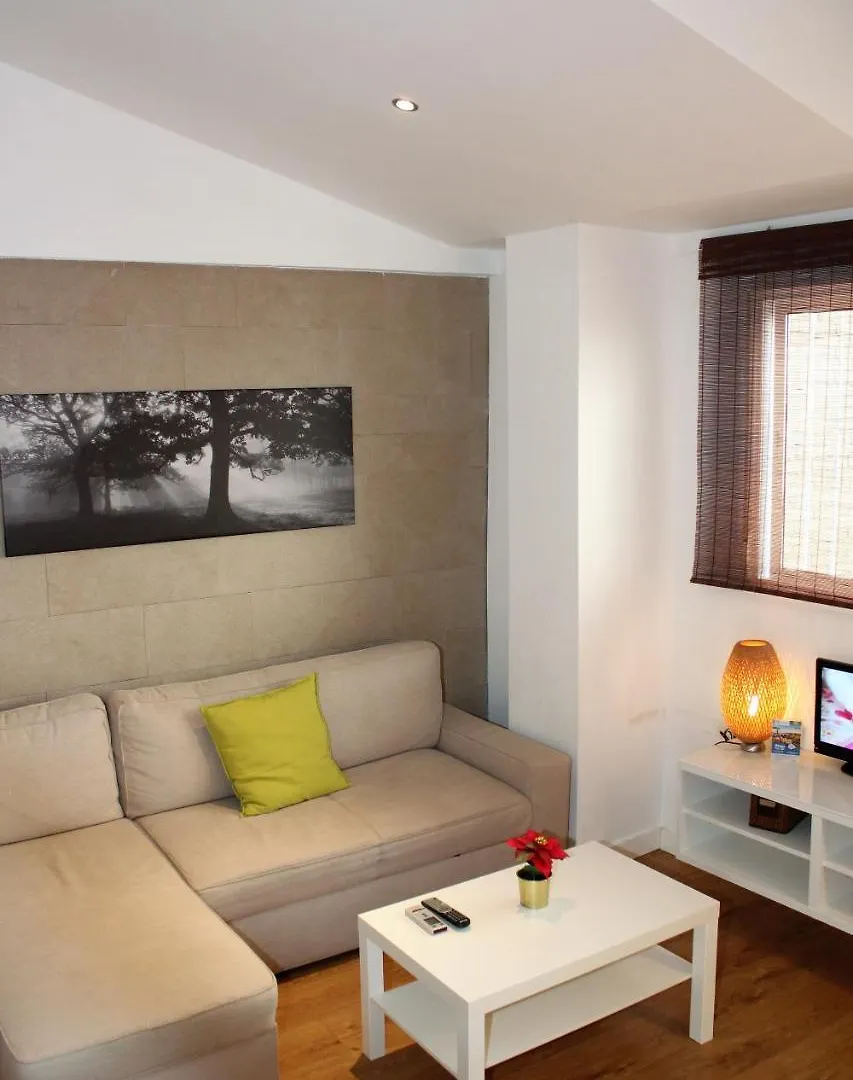 Apartamentos Clavero Малага Апартаменты