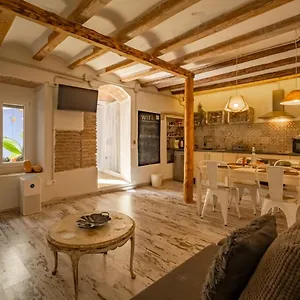 apartamento-en-el-corazon-de-tarragona-planta-baja-con-patio.catalonia-hotels.com/