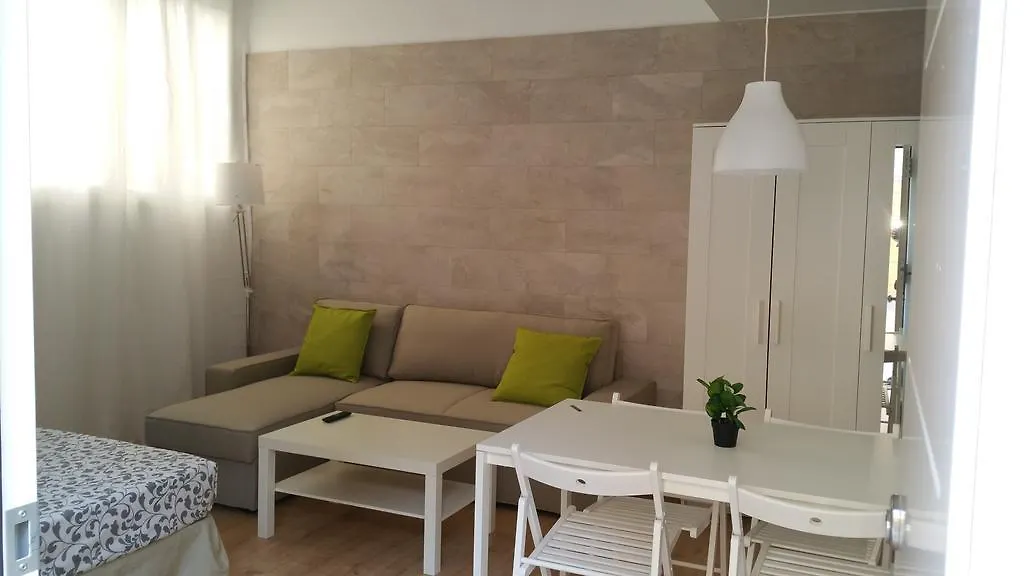 Appartement Apartamentos Clavero Málaga